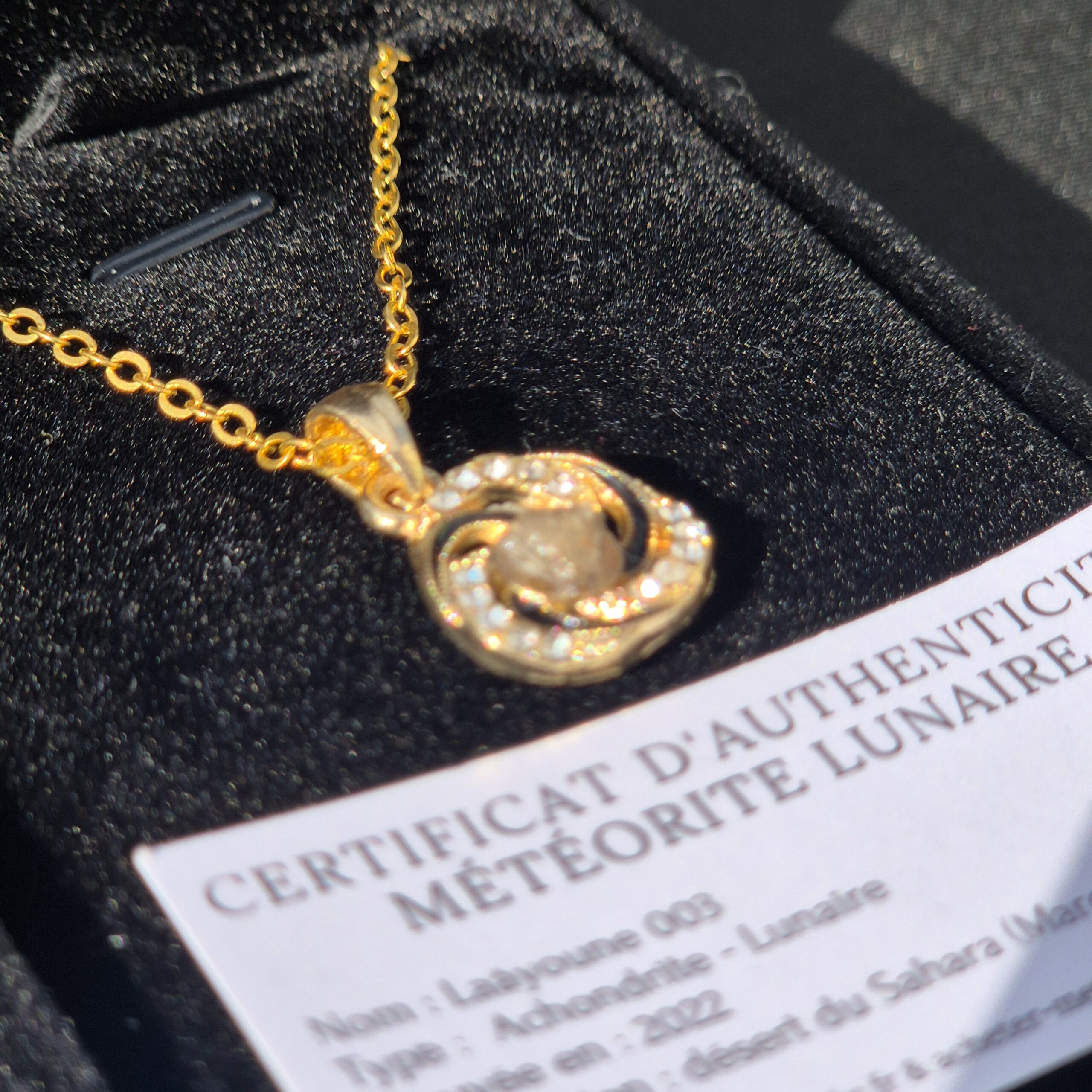 collier météorite lune
