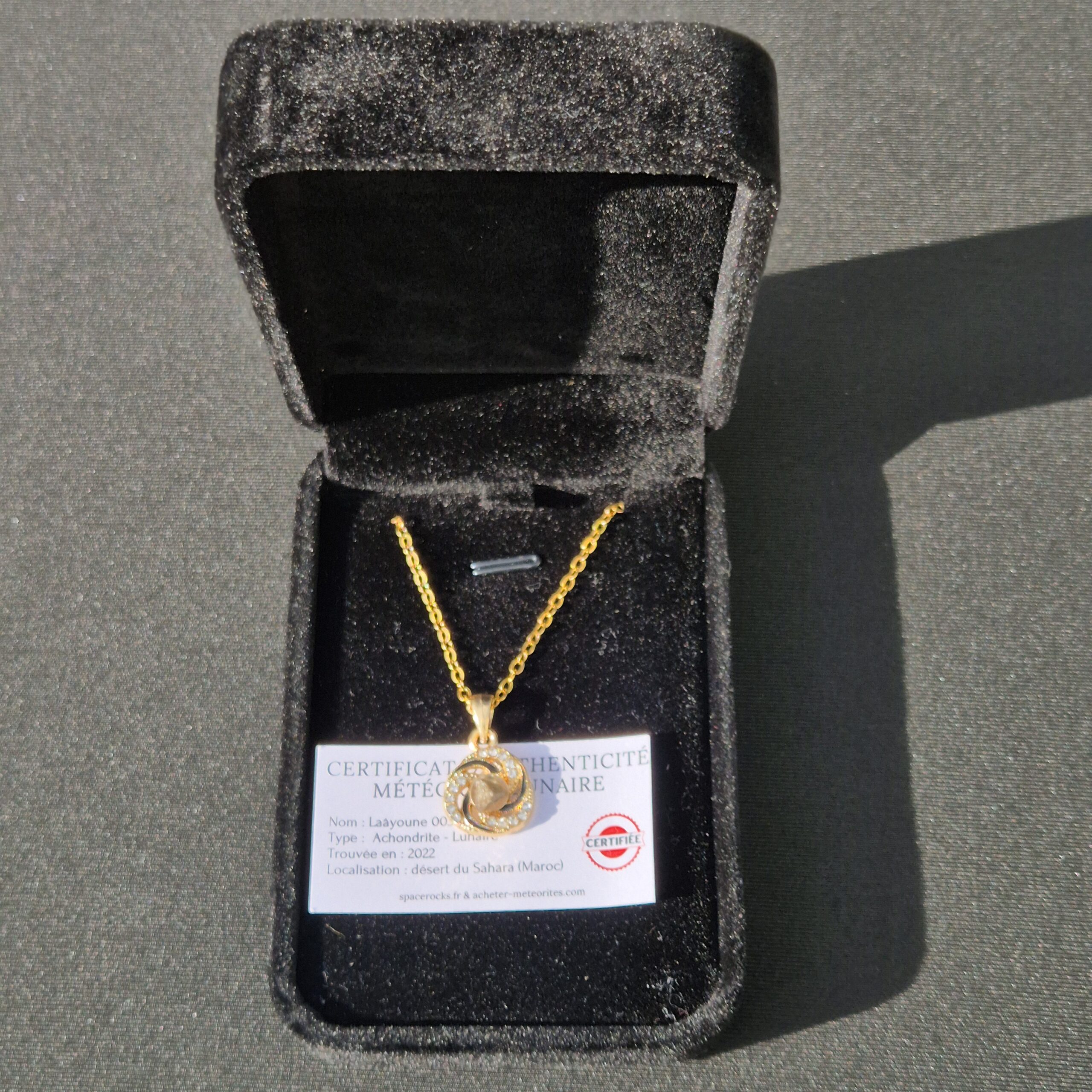 collier météorite lune