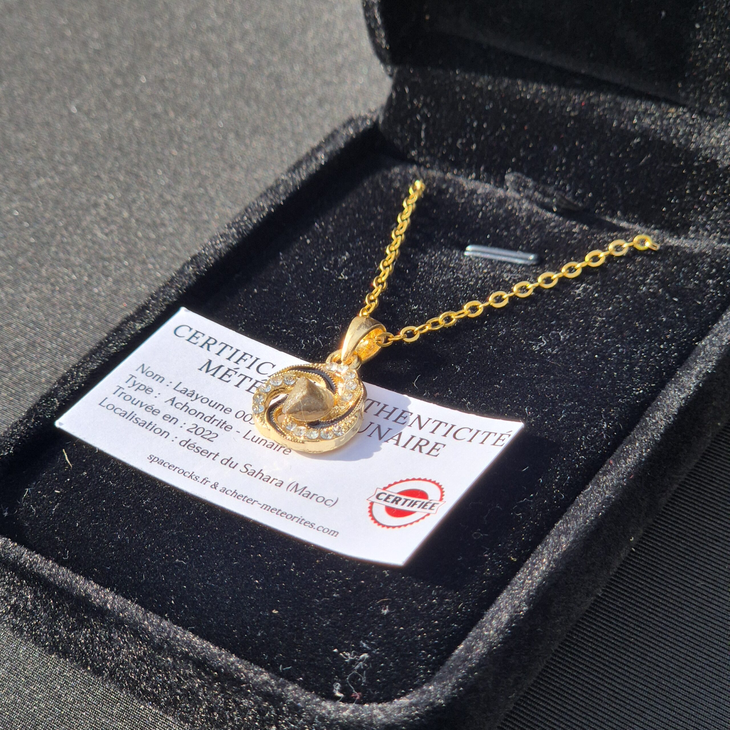 collier météorite lune