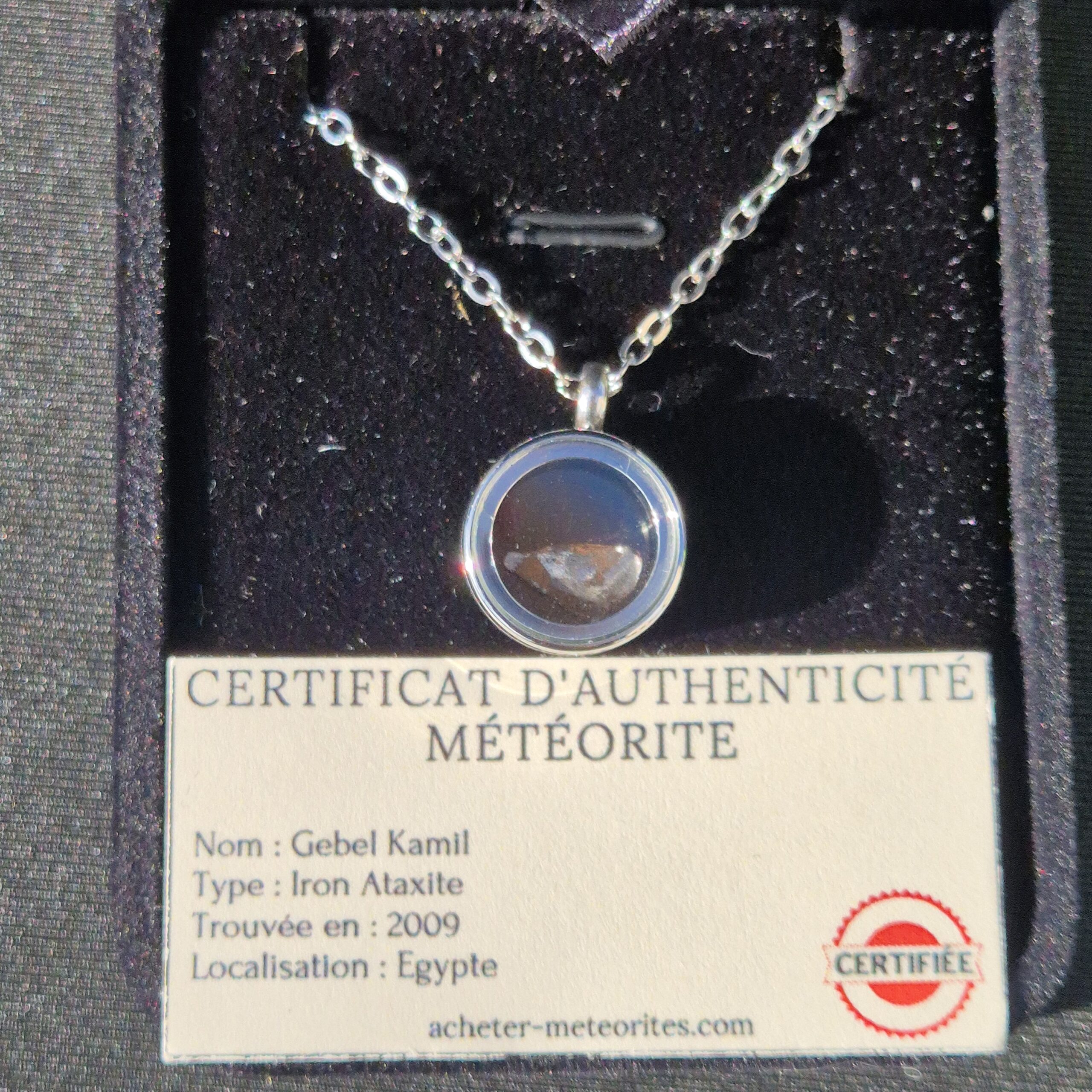 Pendentif capsule avec meteorite Gebel Kamil