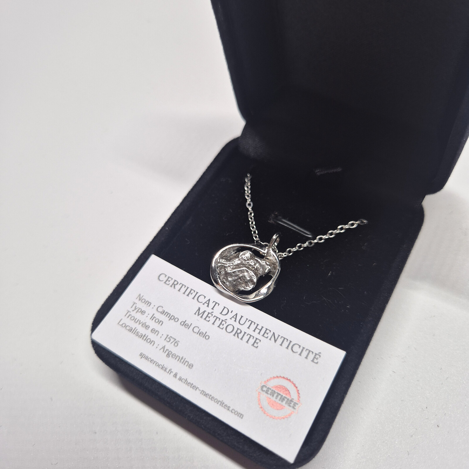 COLLIER ROND ARGENTE METEORITE ZIRCONS