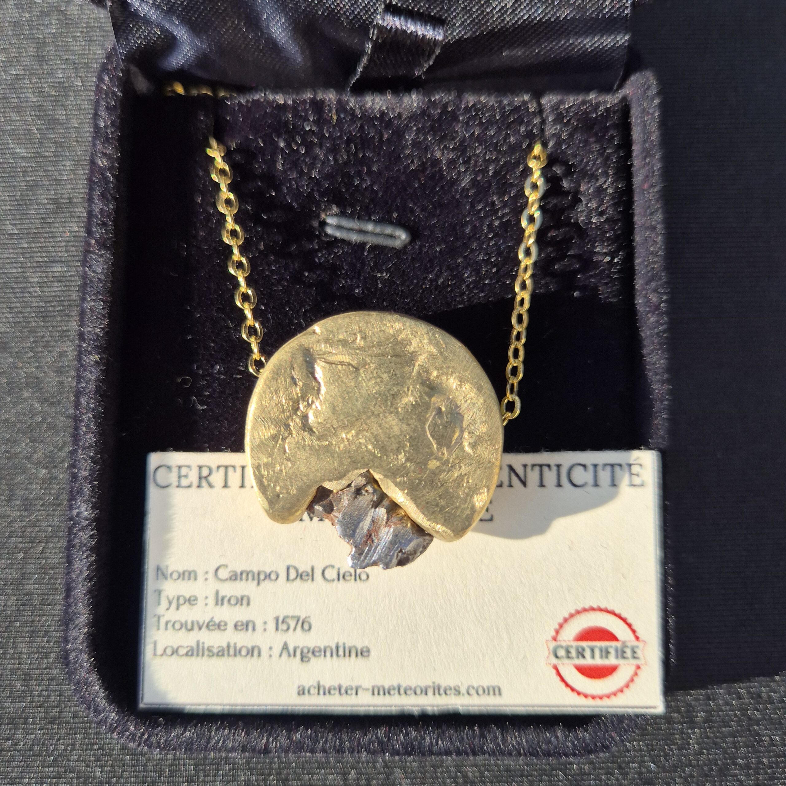 médaillon homme meteorite