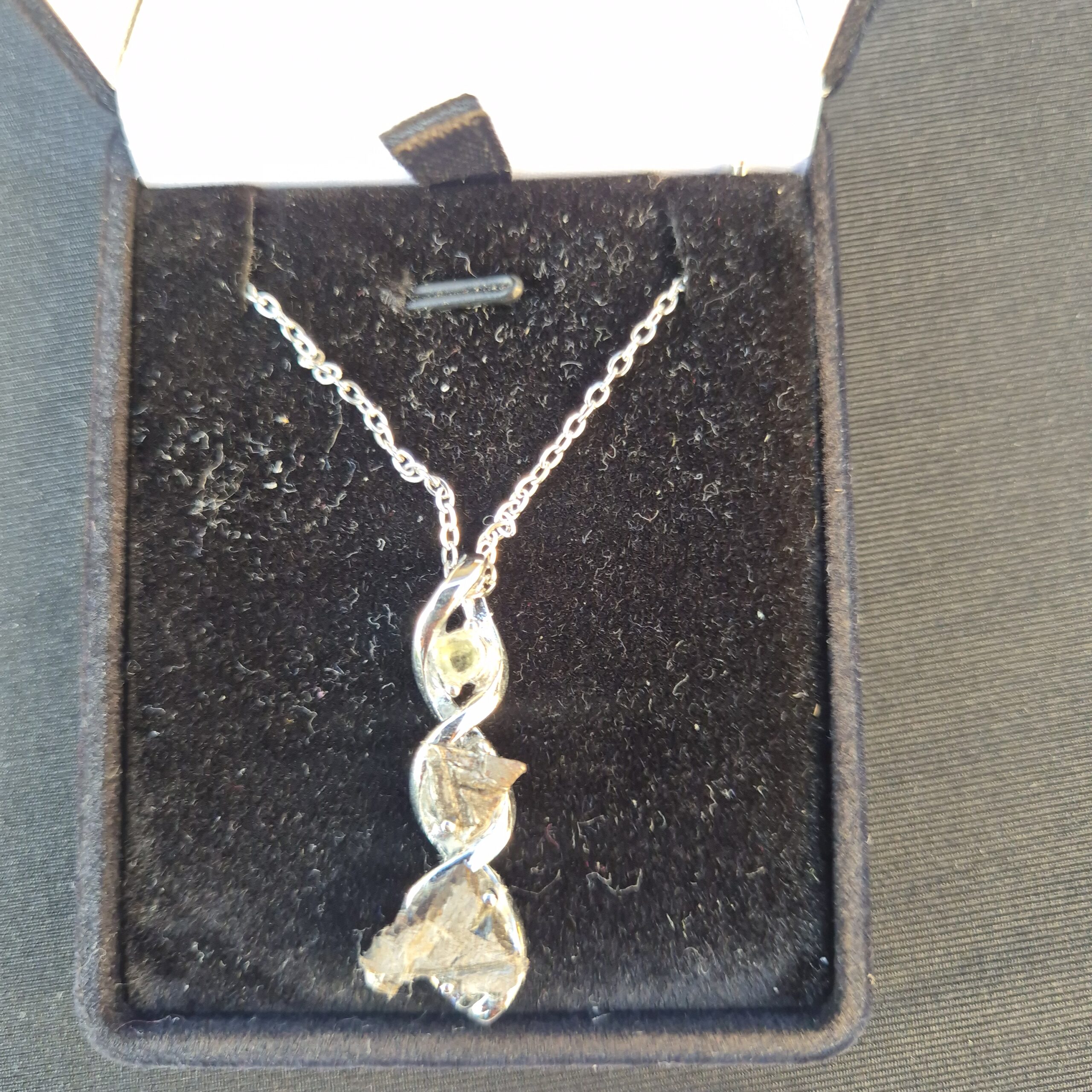 pendentif pierres naturelles