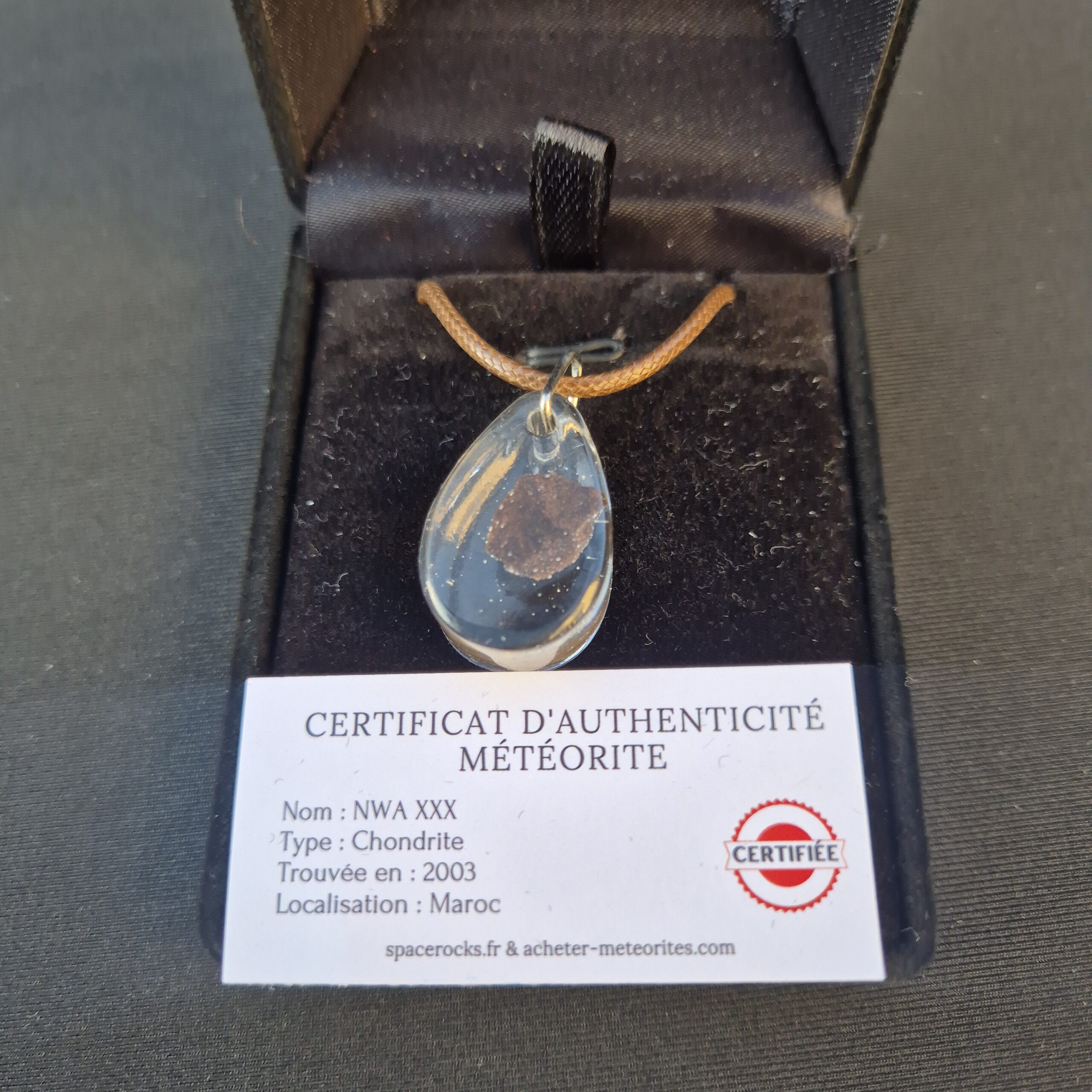 pendentif résine nwa xxx (3)