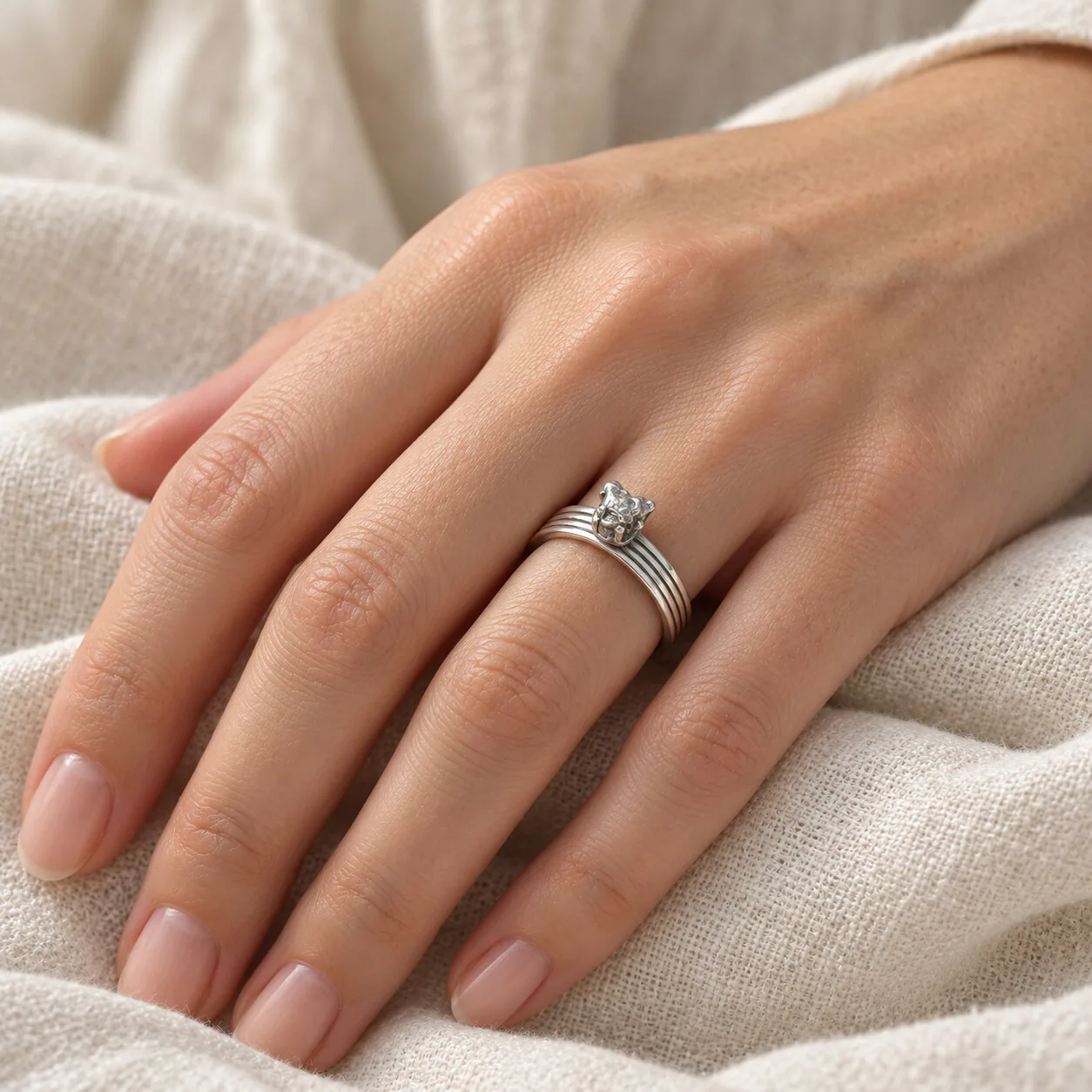 Bague trois anneaux argentée – Campo del Cielo – porté (mise en situation)