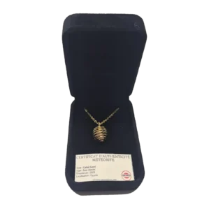 Collier cage spirale dorée – météorite Gebel Kamil