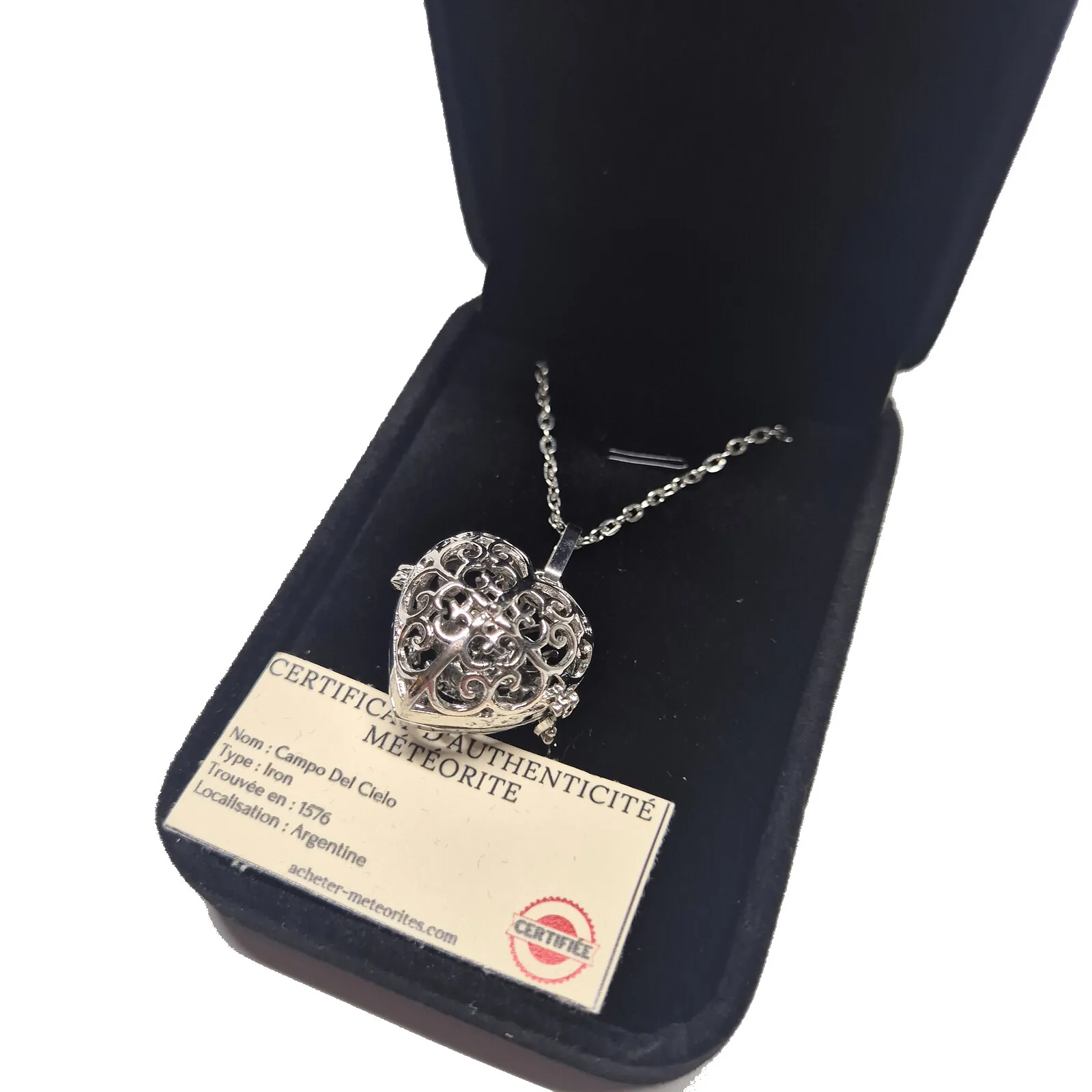 Collier cœur ajouré argenté – météorite Campo del Cielo – vue 2