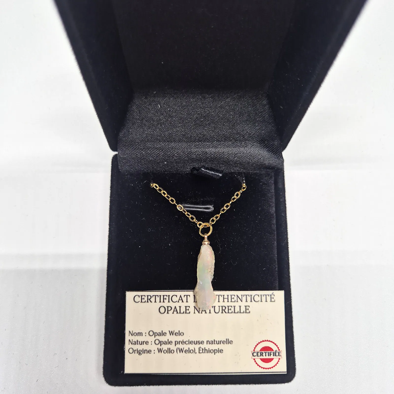 Collier opale Welo brute allongée – chaîne dorée – vue 2