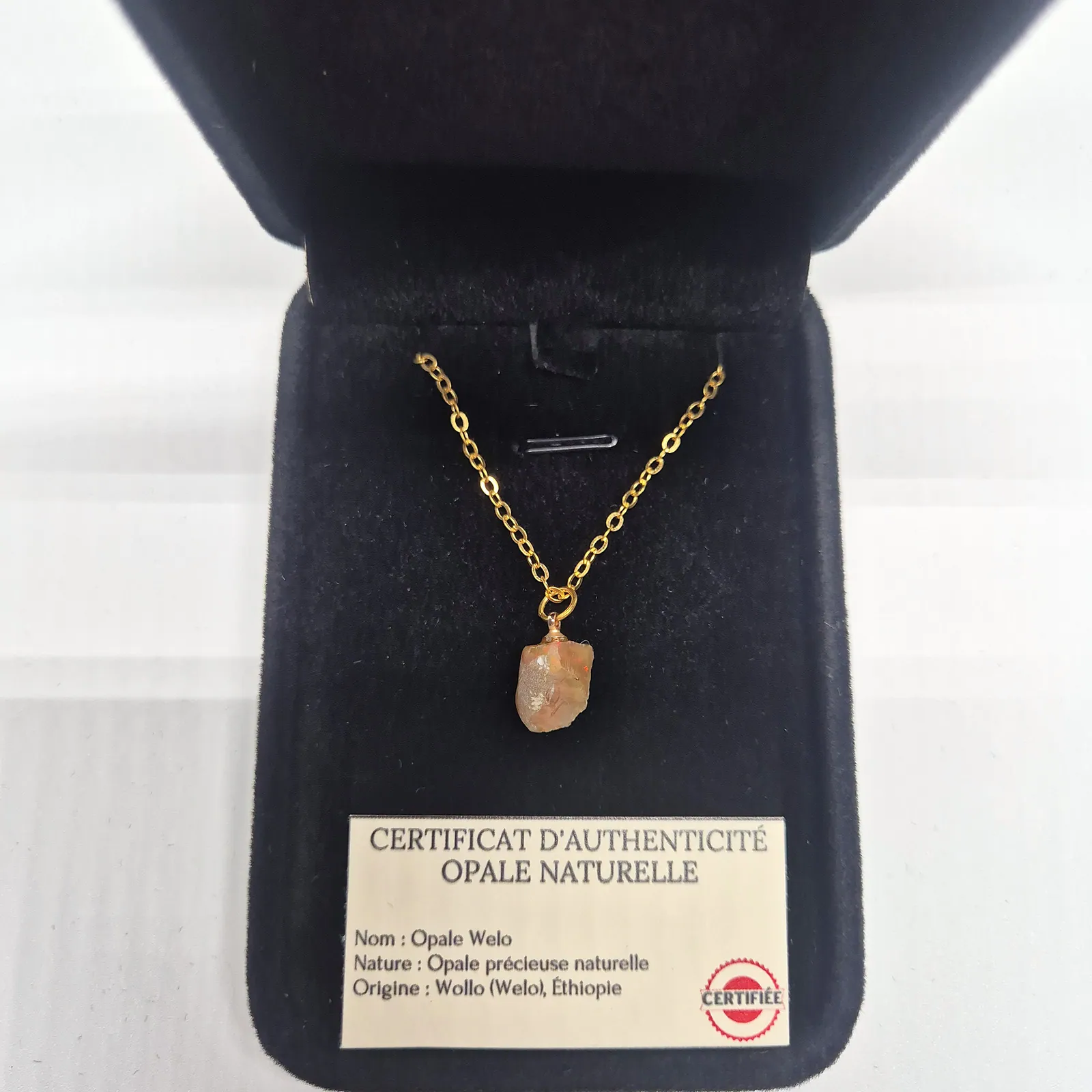Collier petite opale Welo brute – chaîne dorée fine – vue 2
