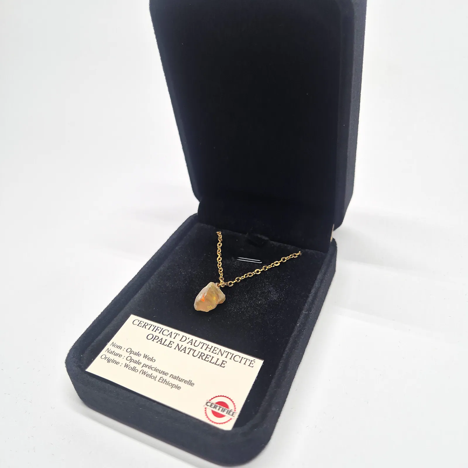 Collier petite opale Welo brute – chaîne dorée fine – vue 4