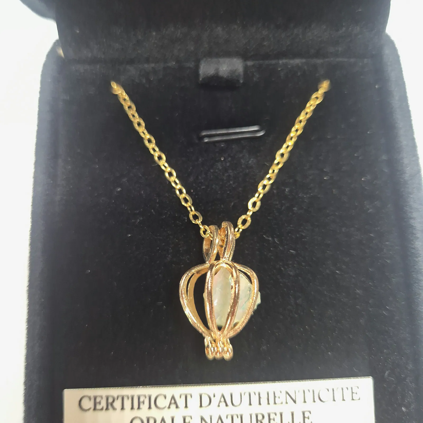 Collier opale Welo dans une cage dorée – vue 3