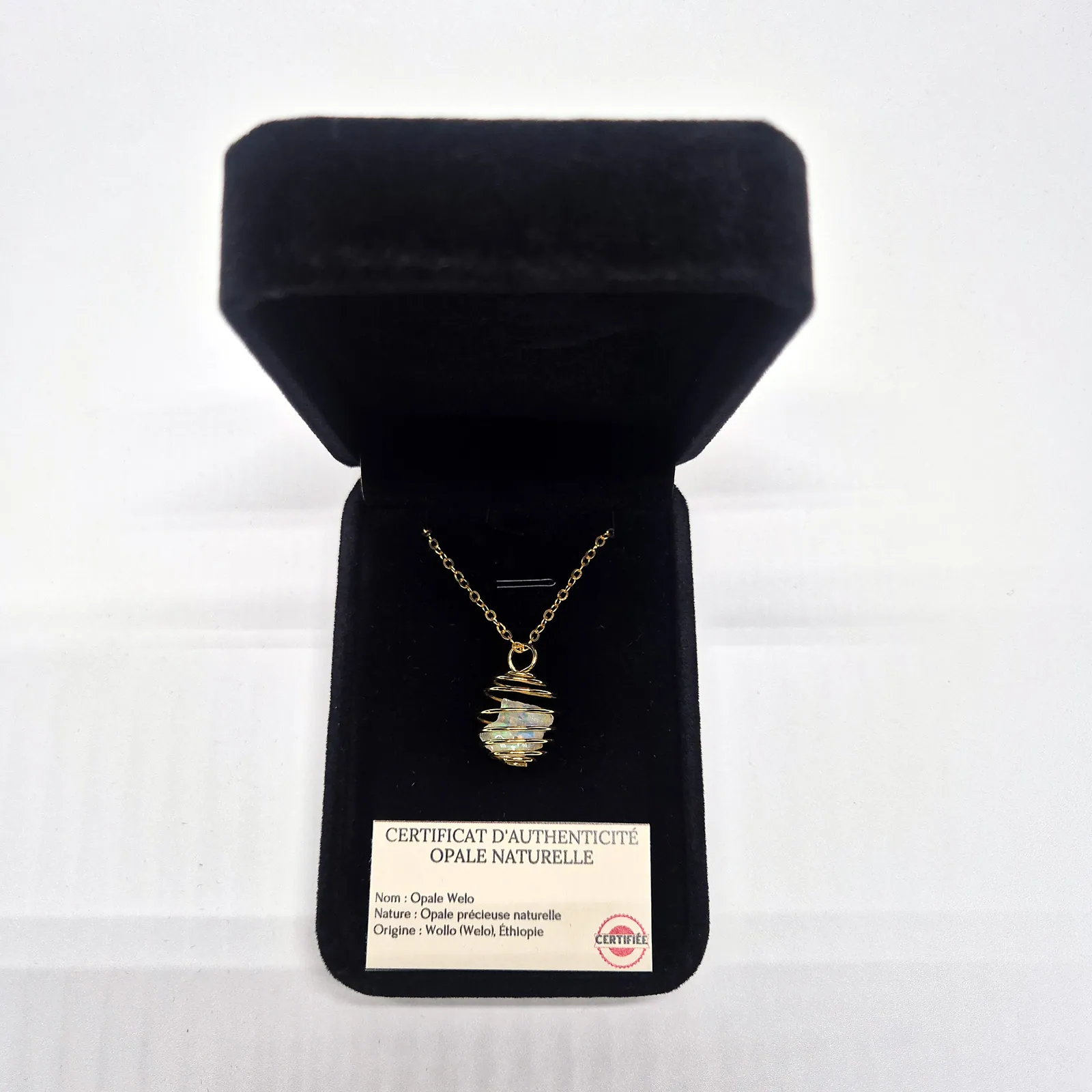 Collier opale Welo – cage spirale dorée – vue 3