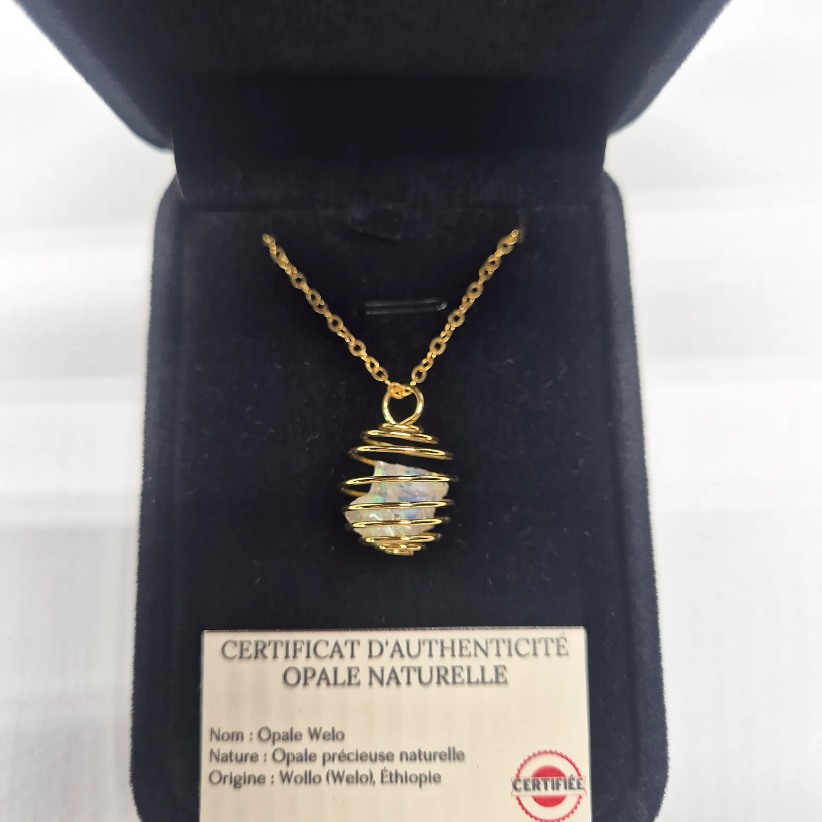 Collier opale Welo – cage spirale dorée – vue 5
