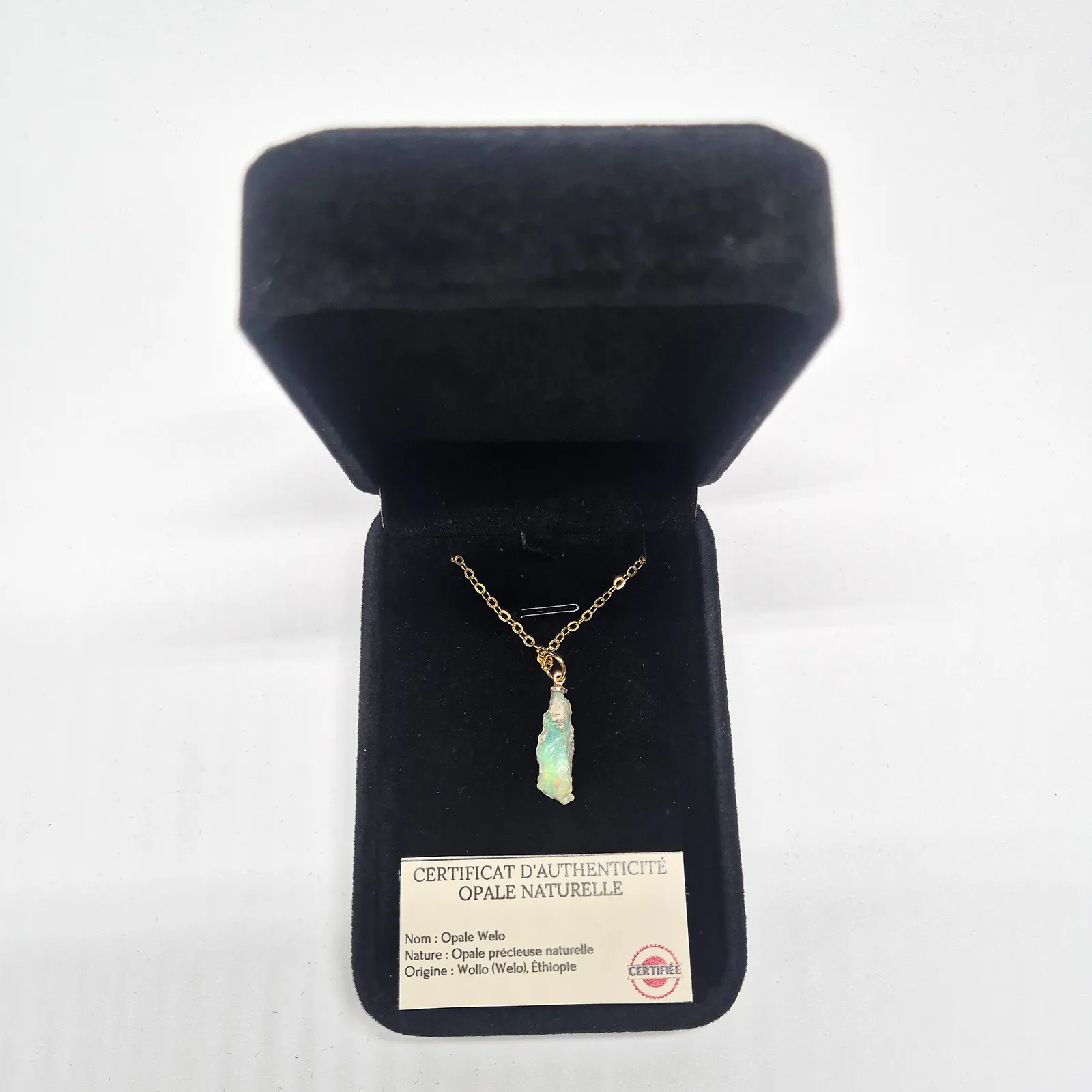 Collier opale Welo verte allongée – chaîne dorée – vue 3