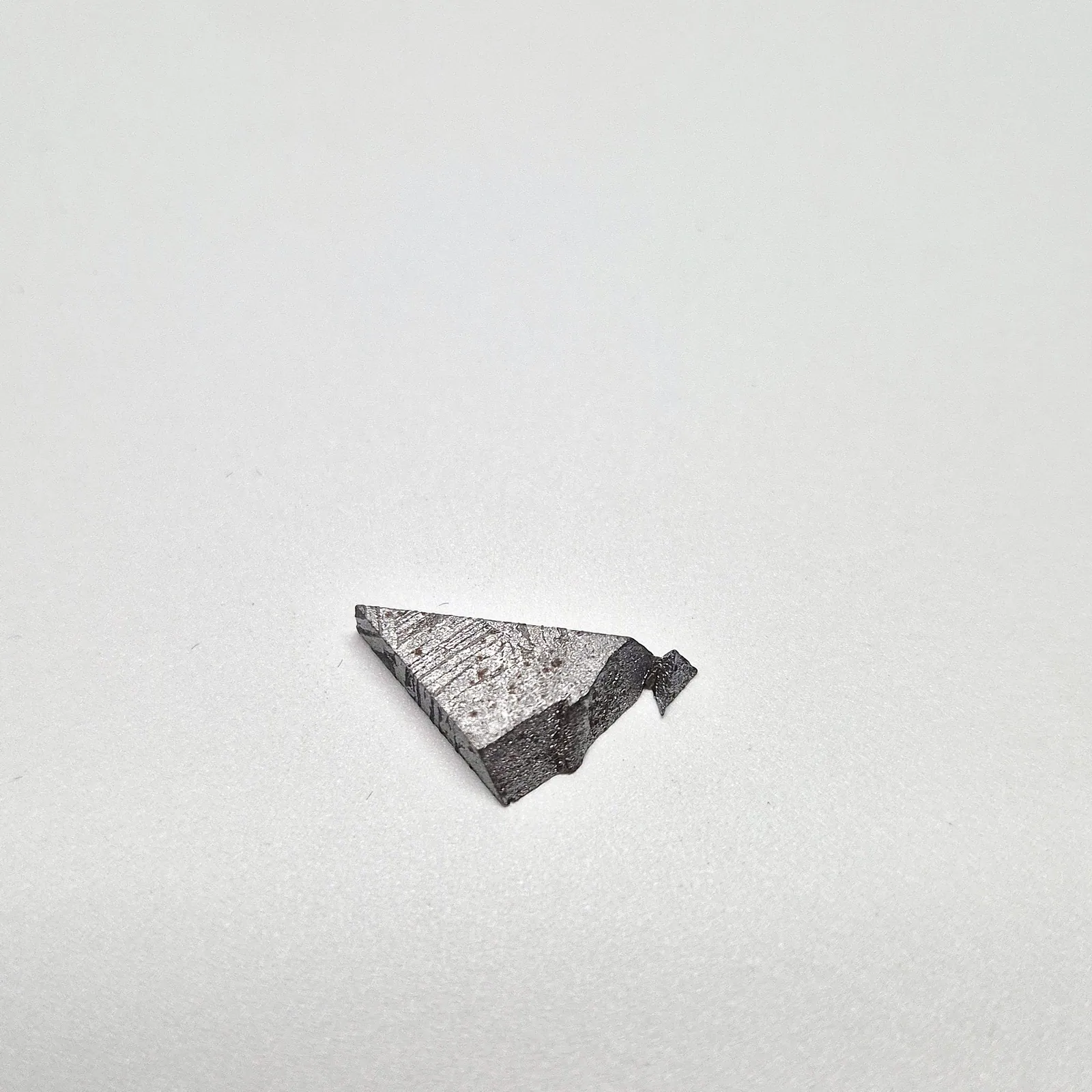 Fragment de météorite Aletai en écrin – figures de Widmanstätten – vue 7
