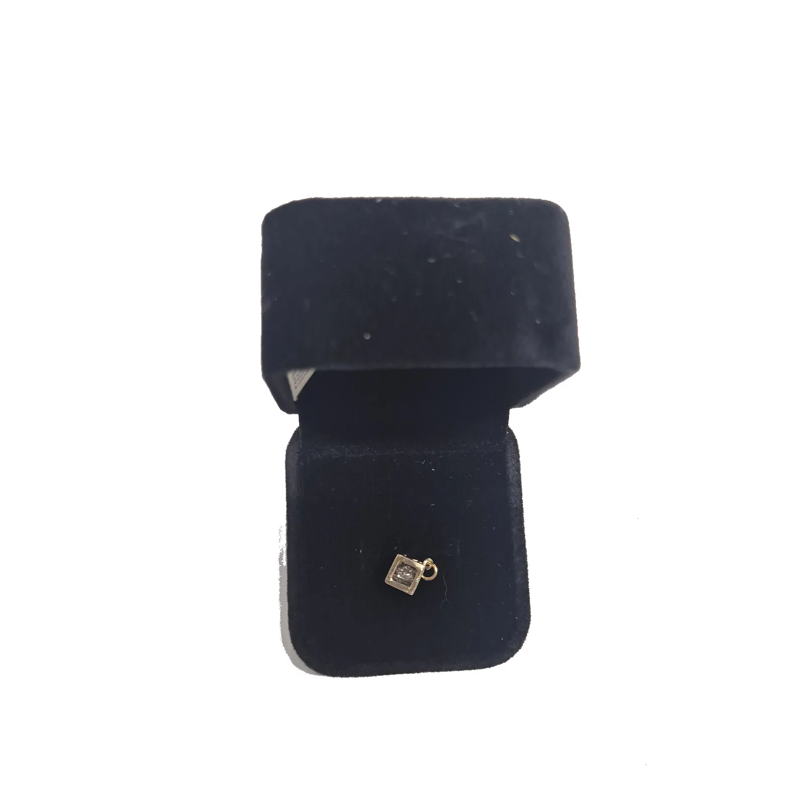 Pendentif cube doré – météorite Campo del Cielo – vue 3
