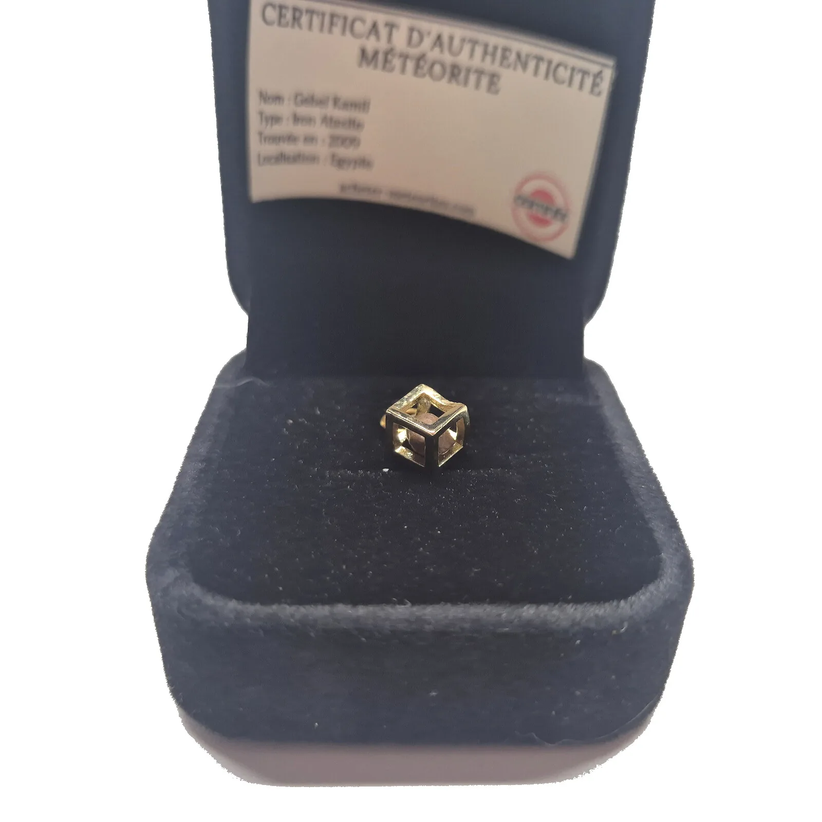Pendentif cube doré – météorite Gebel Kamil – vue 3