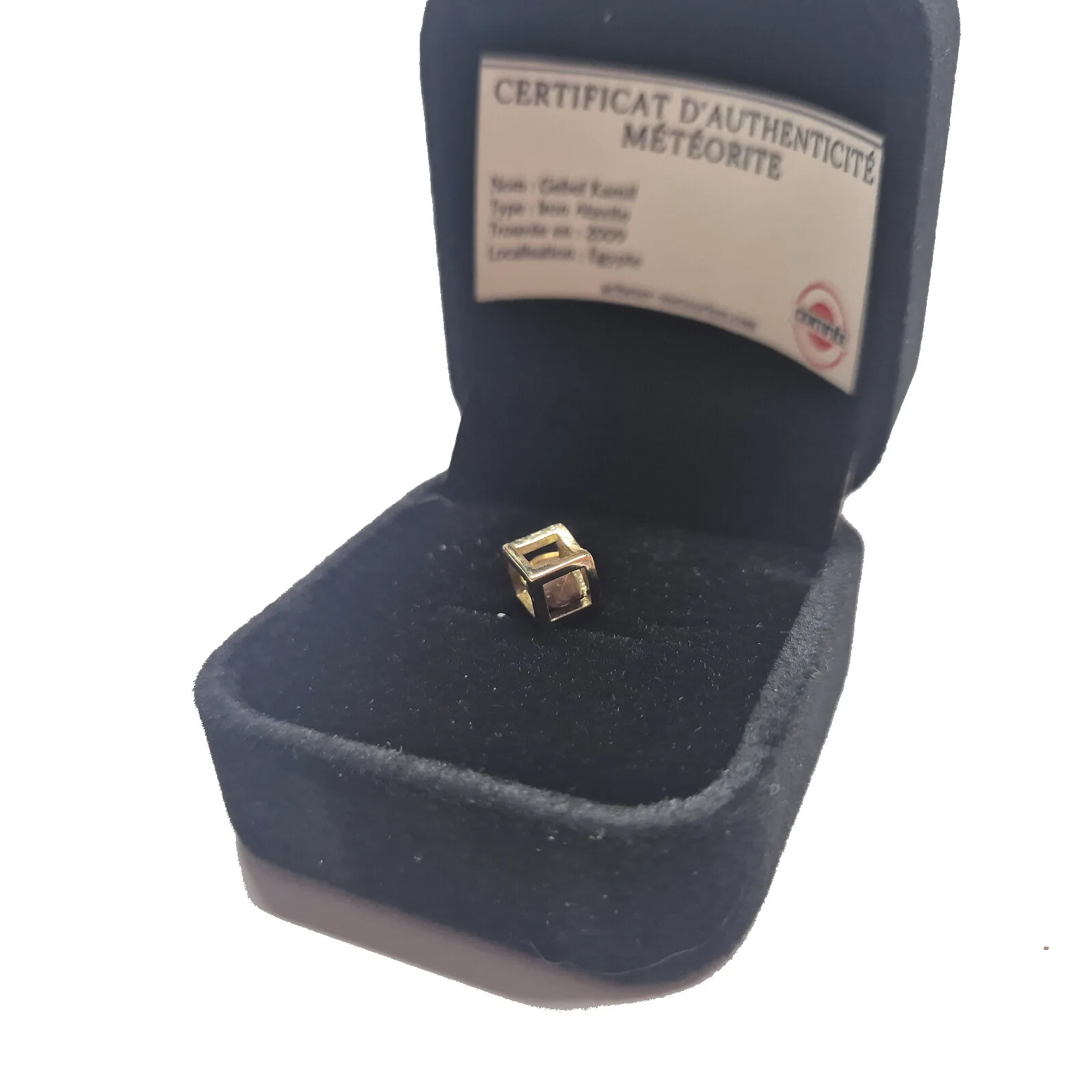 Pendentif cube doré – météorite Gebel Kamil – vue 4