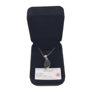 Pendentif moldavite naturelle allongée – chaîne argentée n°2