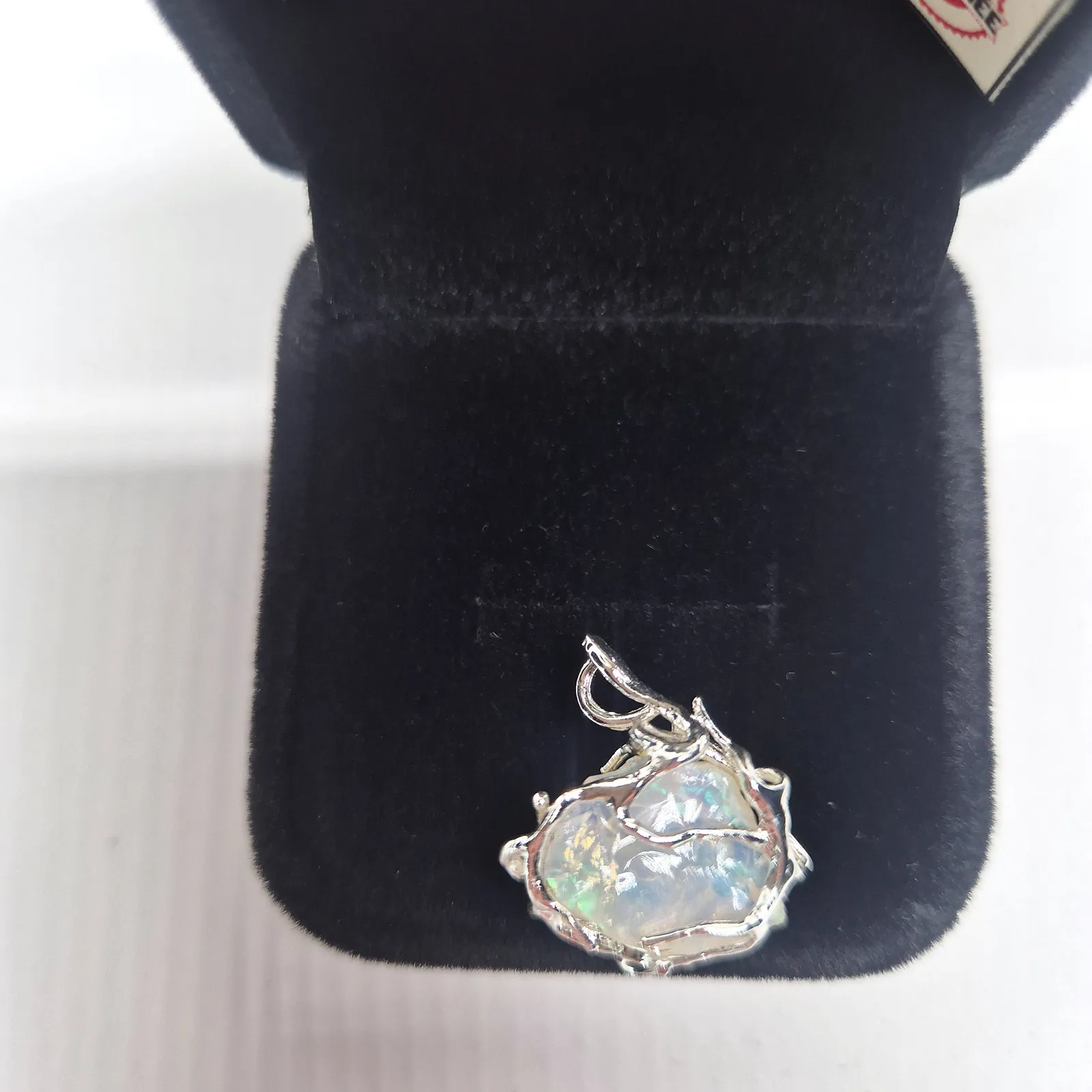 Pendentif opale Welo brute – monture argentée feuillage – vue 3