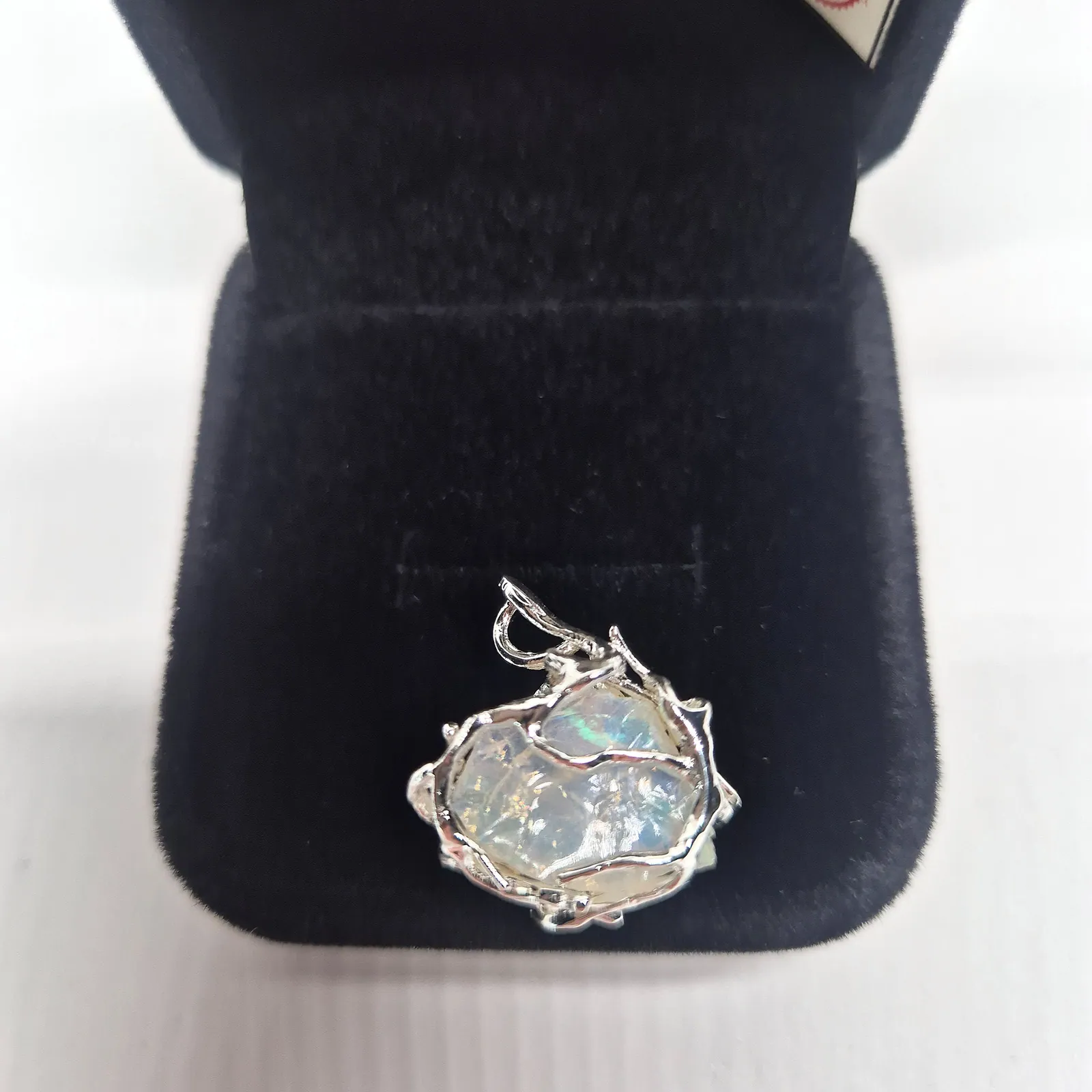 Pendentif opale Welo brute – monture argentée feuillage – vue 2