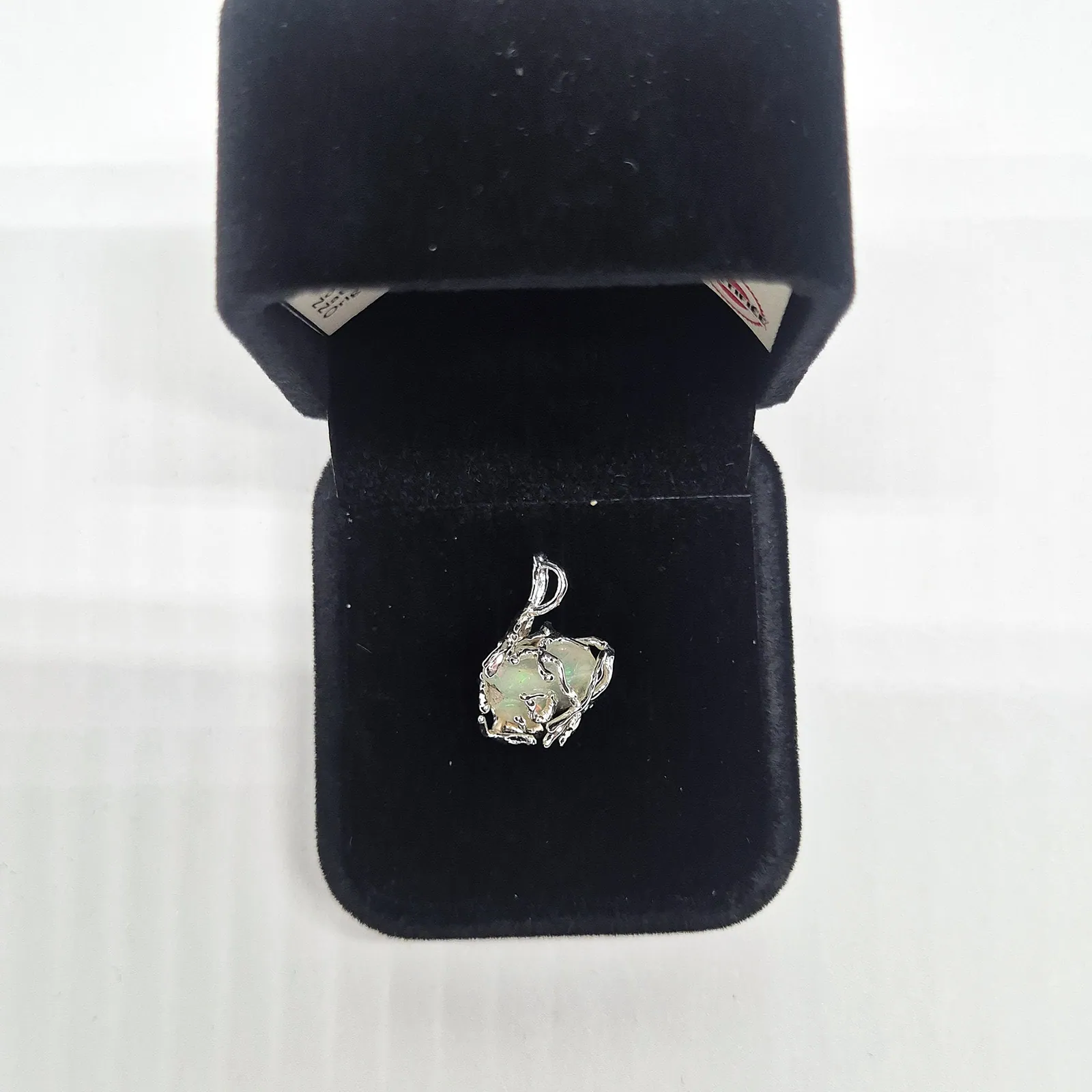 Pendentif opale Welo verte – monture argentée feuillage – vue 8