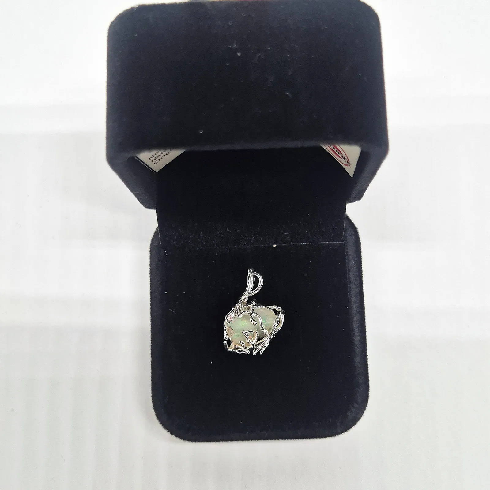 Pendentif opale Welo verte – monture argentée feuillage – vue 9