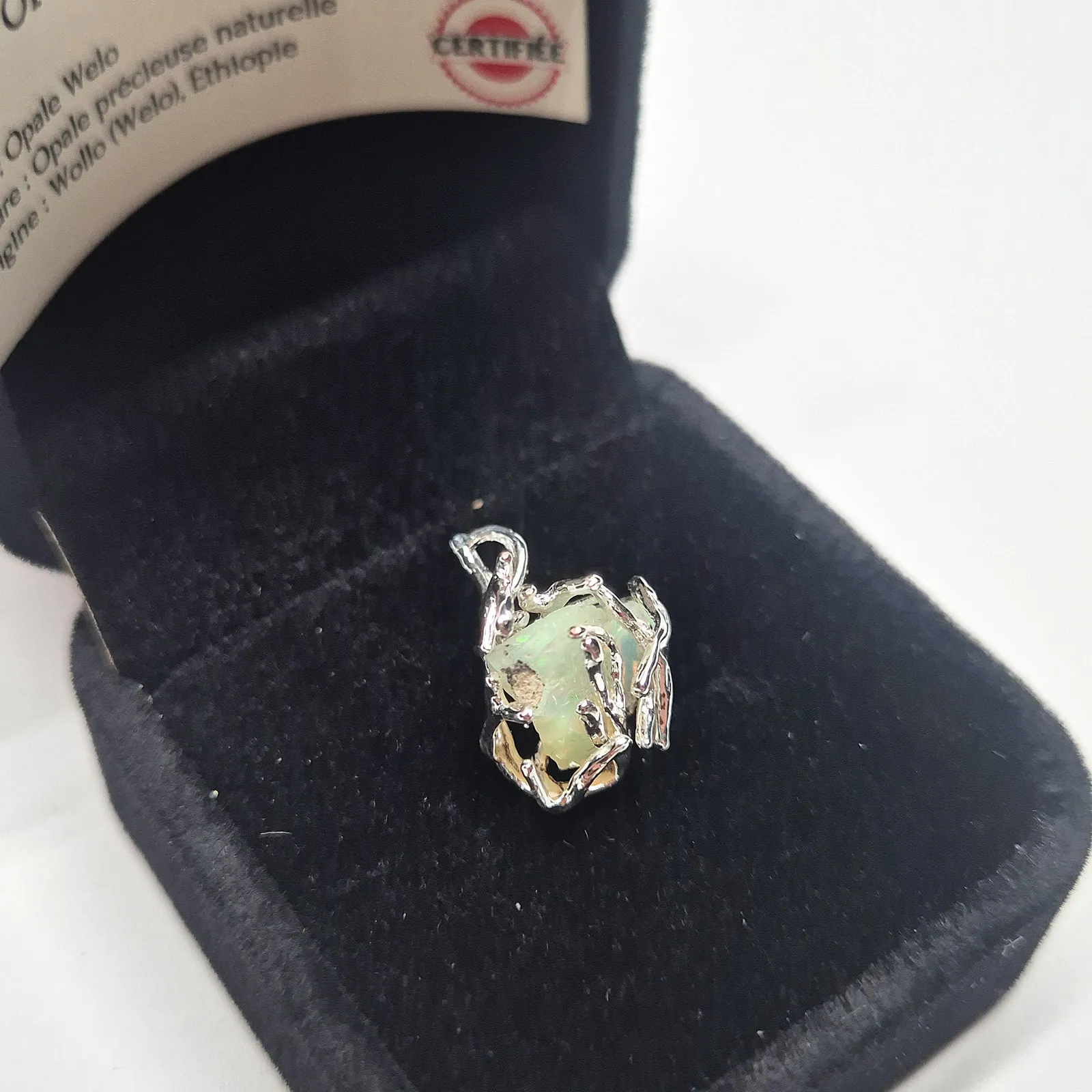 Pendentif opale Welo verte – monture argentée feuillage – vue 5