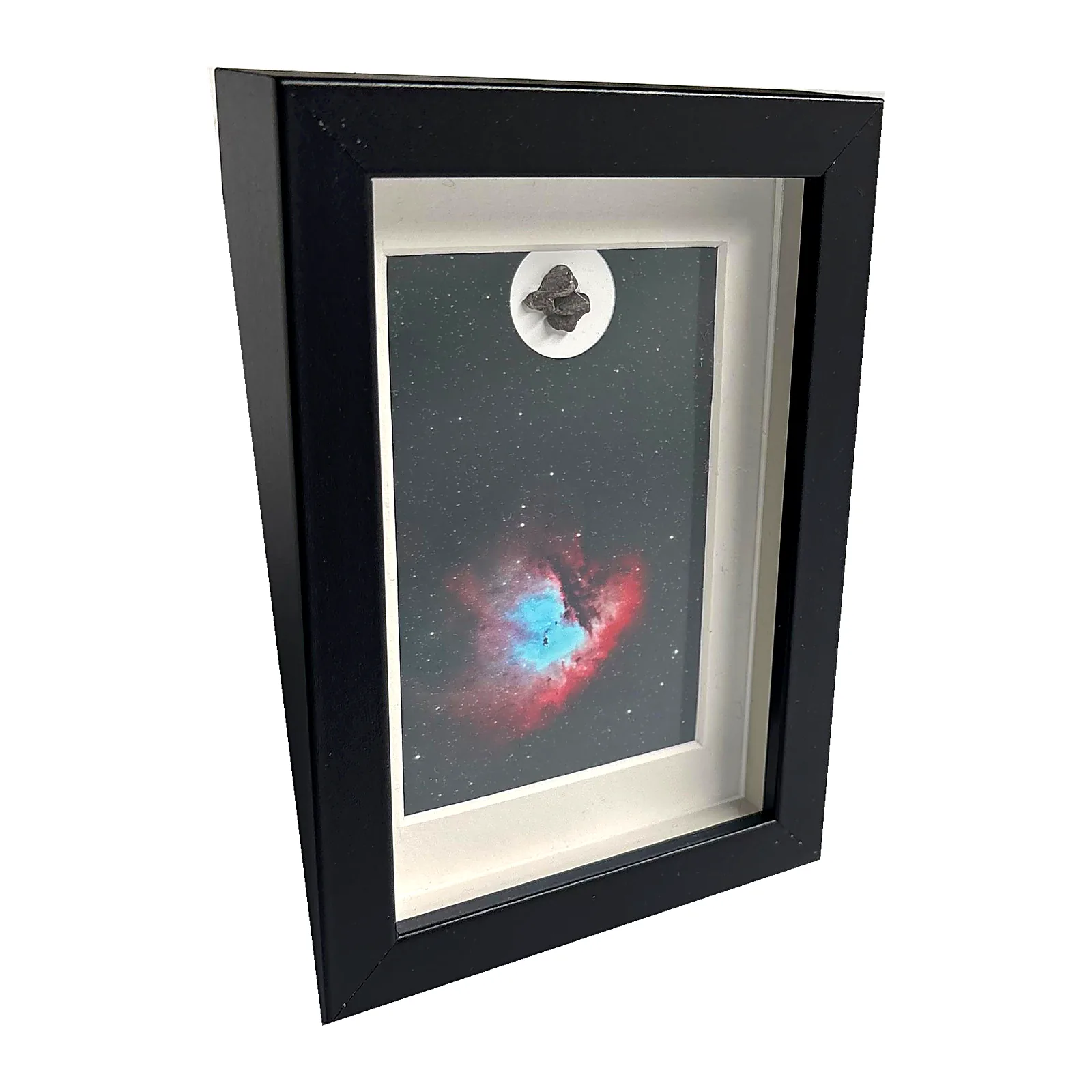 Tableau ciel profond – nébuleuse Pacman, météorites Gebel Kamil et Aletai – vue de biais