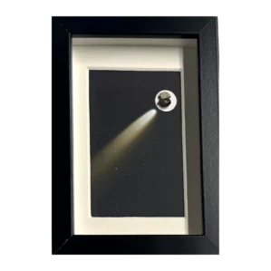 Tableau comète avec météorites Aletai et NWA 13290 – cadre noir et passe-partout