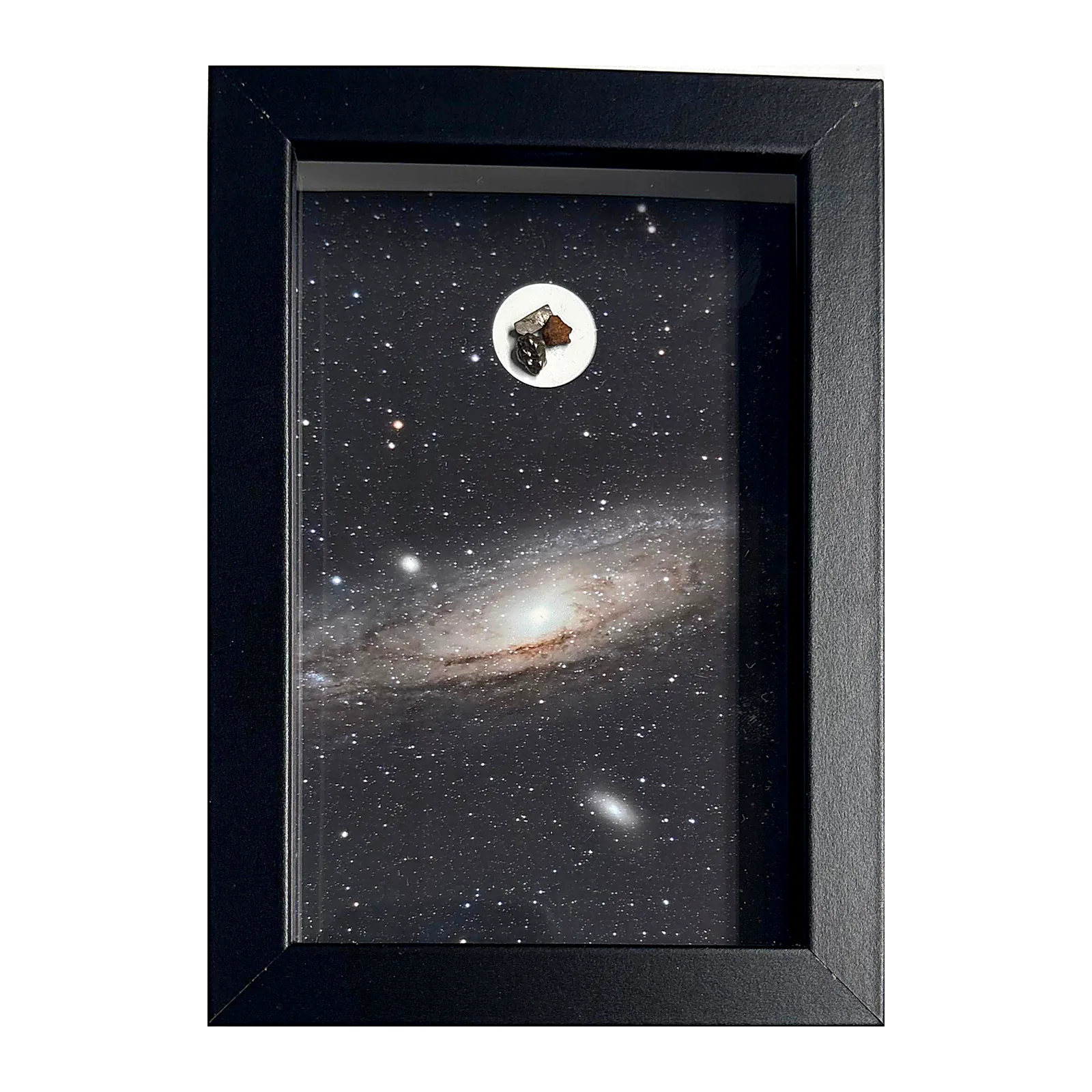 Tableau galaxie spirale – Andromède, météorites Campo del Cielo, Gebel Kamil et Aletai – vue de face sur fond blanc