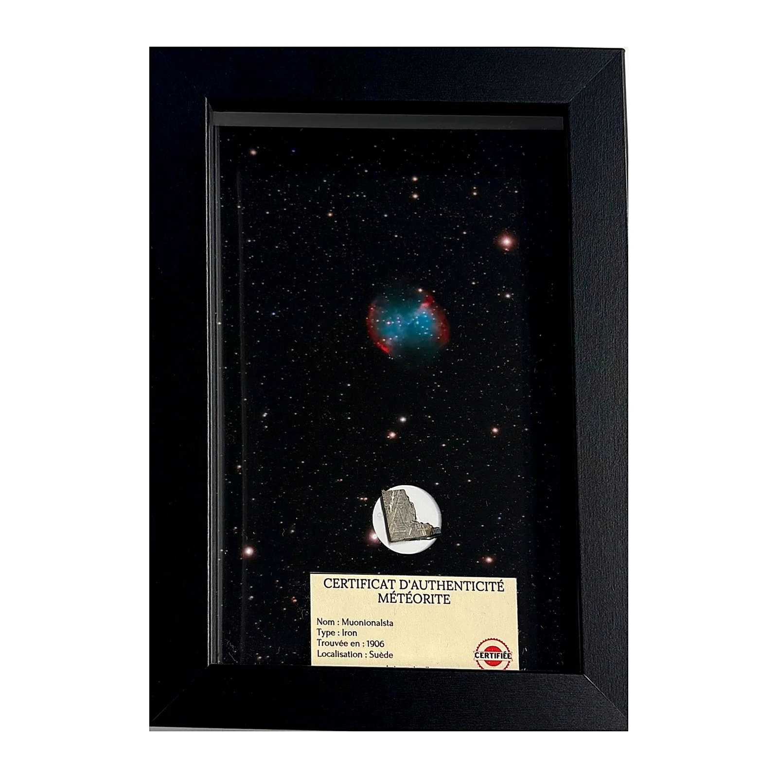 Tableau Muonionalusta – nébuleuse planétaire et météorite de fer – vue de face sur fond blanc