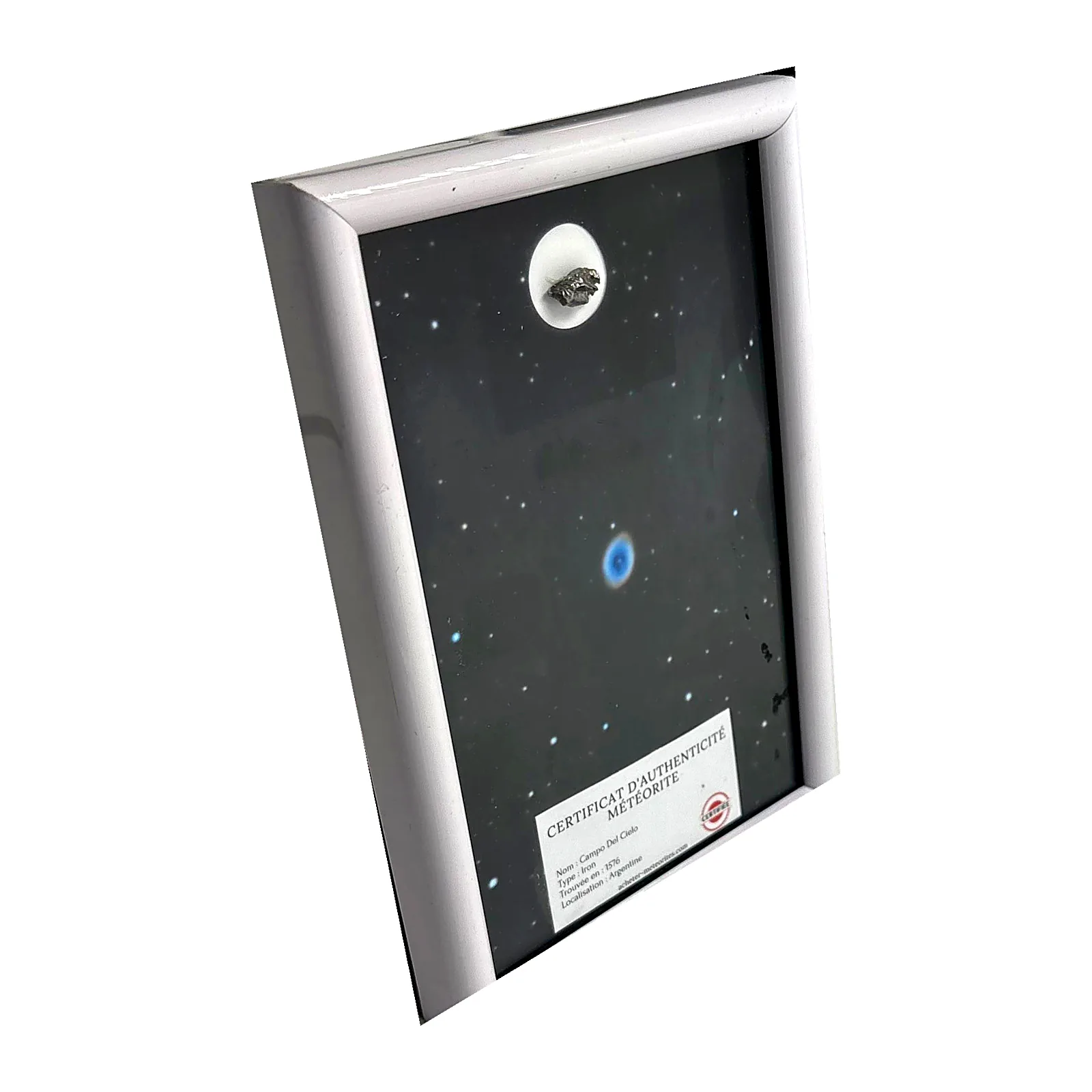 Tableau nébuleuse de l'Anneau avec météorite Campo del Cielo – cadre blanc – vue de biais
