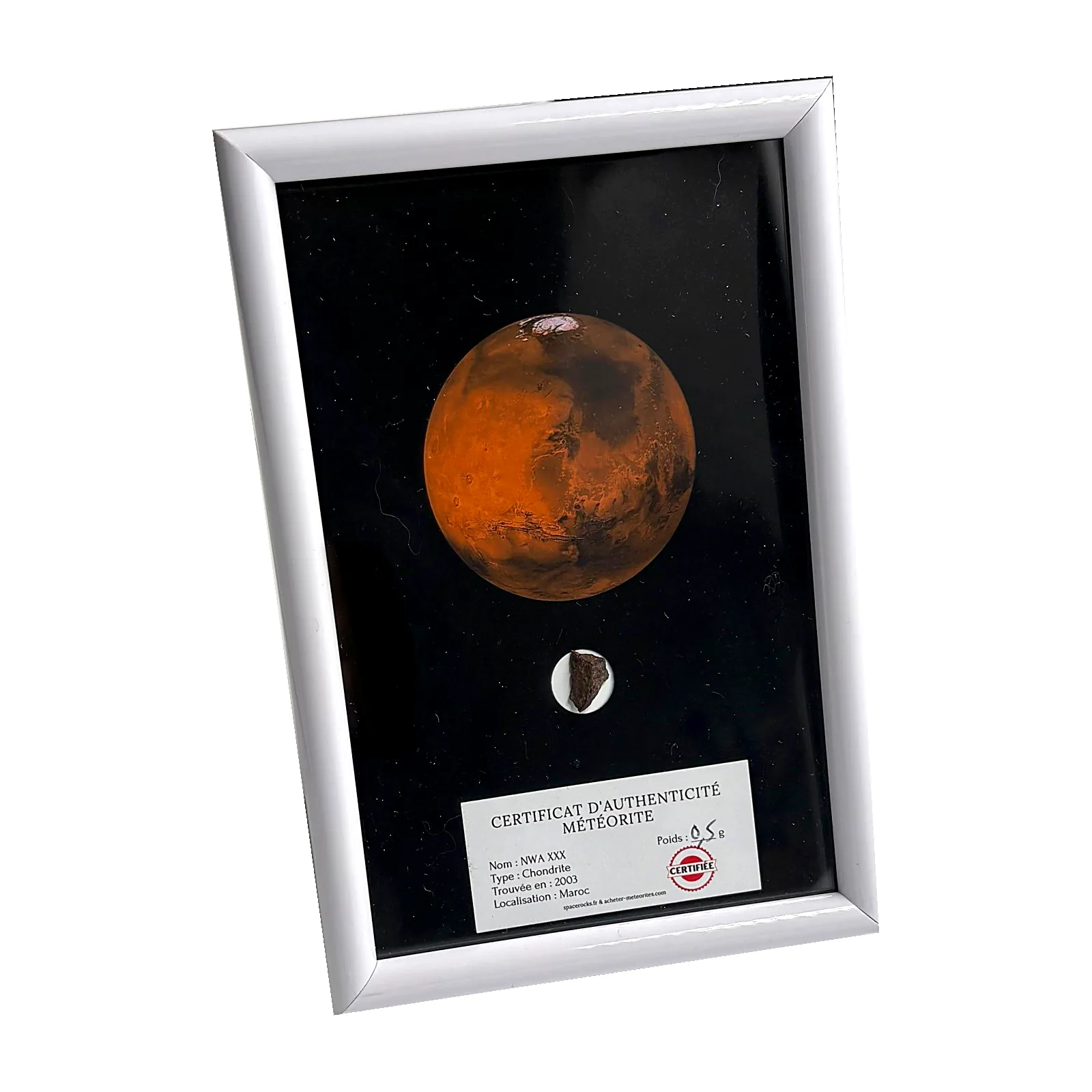 Tableau planète Mars avec météorite NWA XXX – cadre blanc – vue de biais