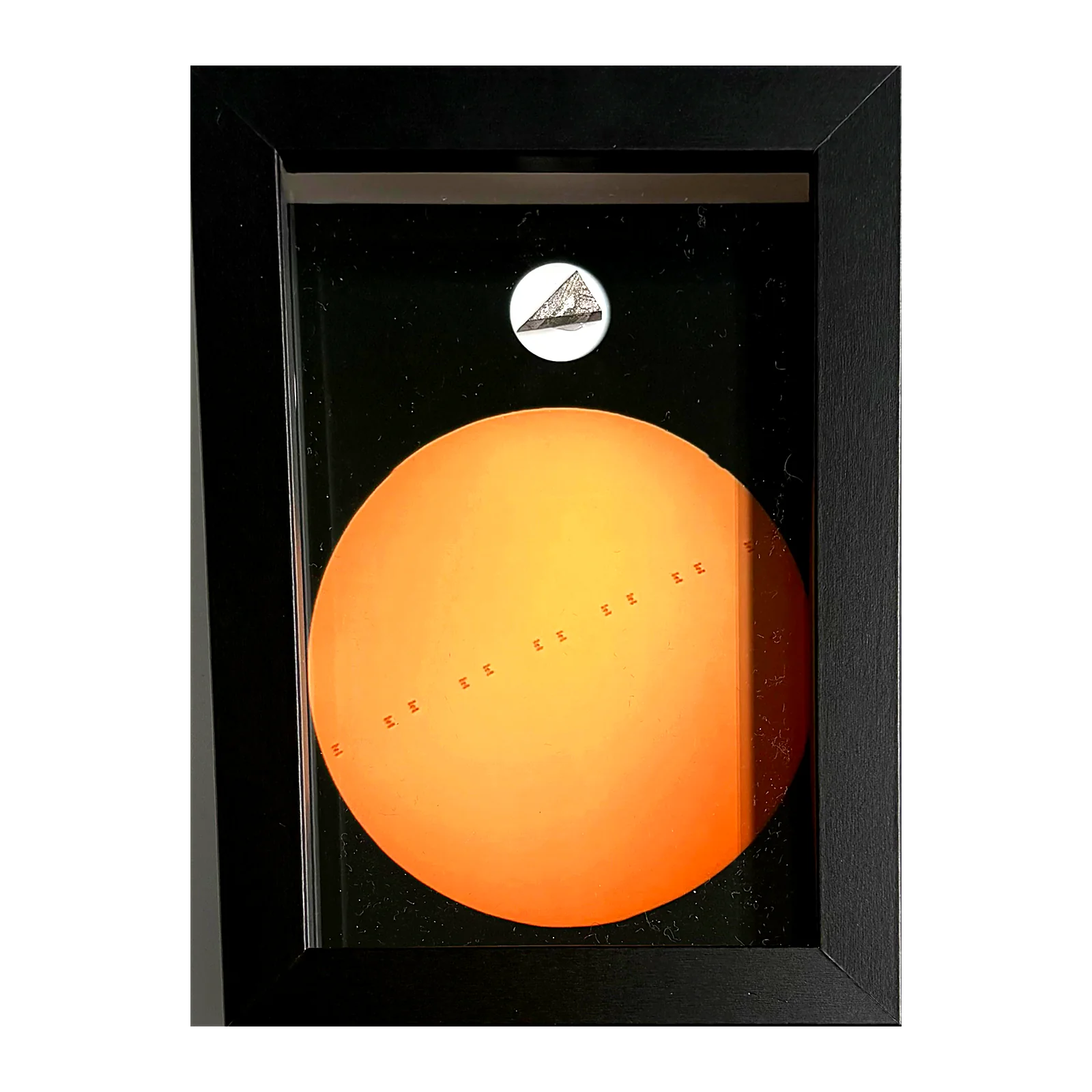 Tableau Station spatiale avec météorite Aletai – cadre profondeur